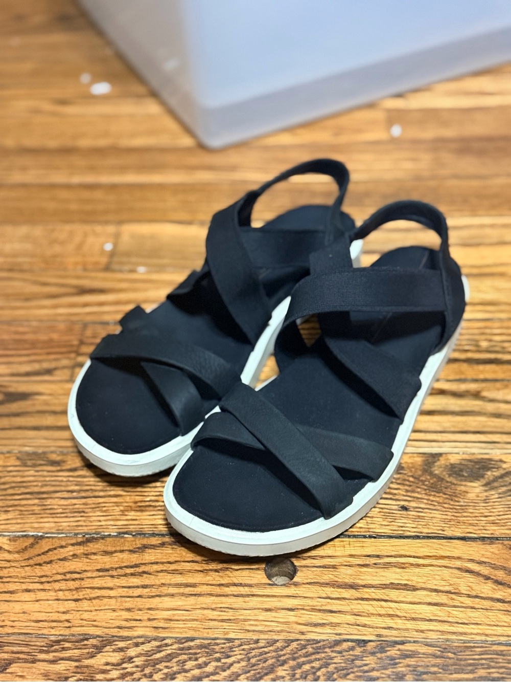 ECCO Women’s Size 40 US 9-9.5 Black Cross Strap Slingback Comfort Sandals